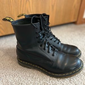 Doc Martens 1460 Smooth Leather Womens Size 9